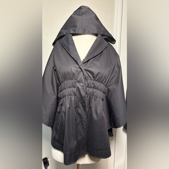 Anatomie Elegant Black Cape/Rain Jacket with Hood, Pockets and Flattering Fit - Picture 1 of 16